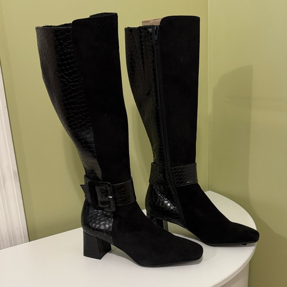 Ron white Chic Black Heeled Boots with Textured Detail size 6.5 women H14N7